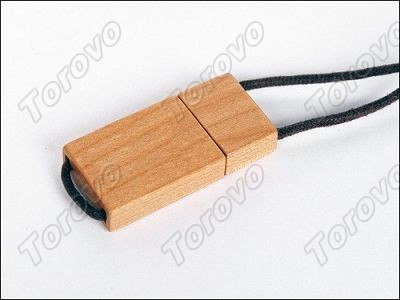 挂绳枫木U盘汲取了木制品的特质,风格清新